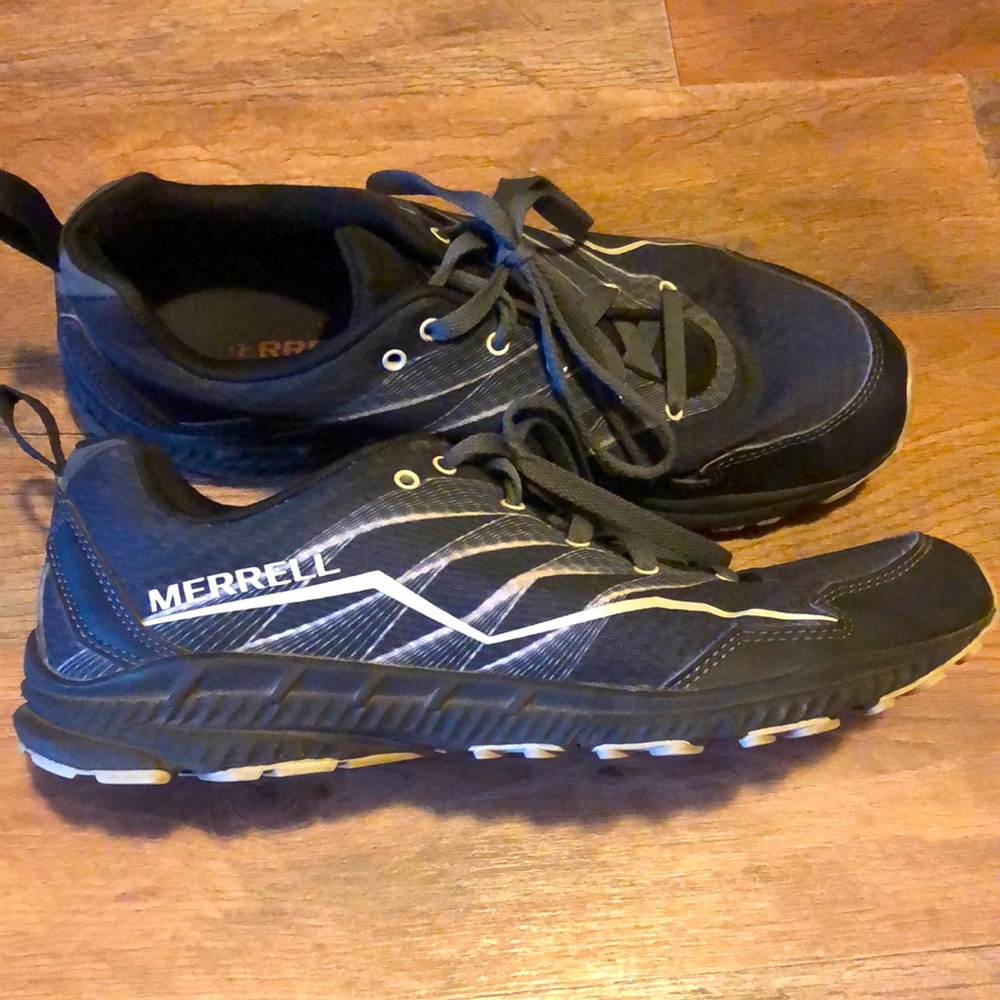 Women’s Merrell trail crusher shoes
